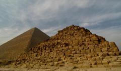 Queens' Pyramids and Nobles' Tombs