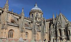 Old Cathedral (Catedral Vieja) and the New Cathedral (Catedral Nueva)