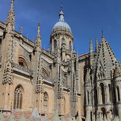 Old Cathedral (Catedral Vieja) and the New Cathedral (Catedral Nueva)